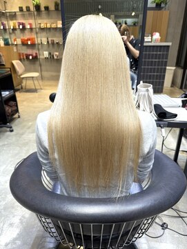 アグ ヘアー リース 本町店(Agu hair re:s) ブリーチ縮毛矯正髪質改善縮毛矯正トリートメントレイヤーカット