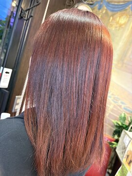 フェイスティ(feisty) red brown
