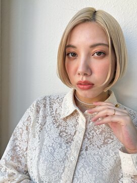 カバーヘア ブリス 川口(COVER HAIR bliss) ハイトーンベージュ/切りっぱなしショートボブ/20代30代p川口