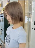 タッセルボブ切りっぱなしボブ外ハネボブベージュダブルカラー