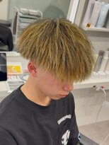 ルースト 心斎橋店(ROOST)&nbsp;刈り上げセンターパート/波巻きツイストスパイラル/心斎橋
