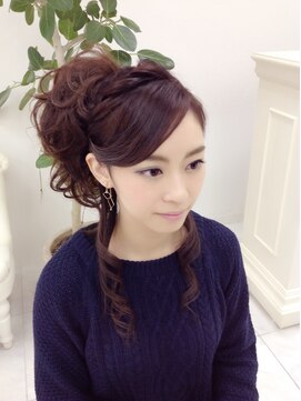 リサ 恵比寿(risa.) ゆるふわ綿あめ編み込みサイドアップ