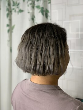 リトル(Re:tle) 【河野有希】白髪をぼかしのシルバーホワイトグラデーション