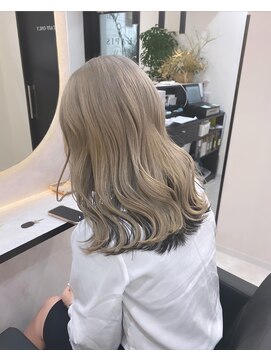 ラピス 名古屋駅前店(Lapis) 【Lapis名古屋駅前店】White beige