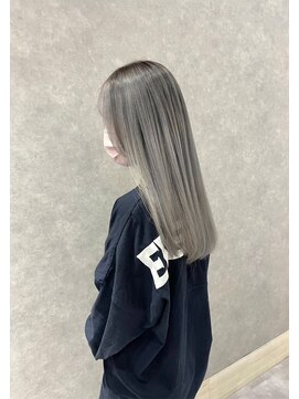 ムード カナザワ(mood kanazawa) 透明感たっぷりグレーバレイヤージュ