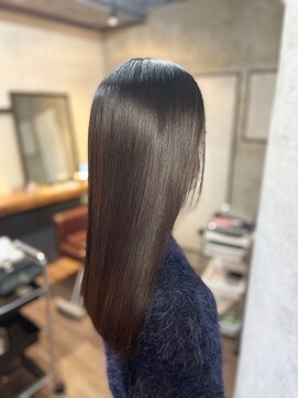 スローネ(THRONE) グレージュ/艶髪/新宿/髪質改善