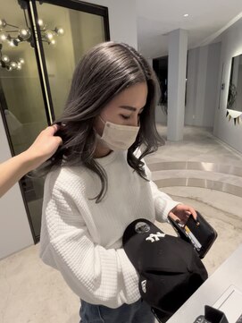 ケリーアン 太田(kelly.un) AWにぴったり　ダークグレー　大人ハイトーン　艶髪