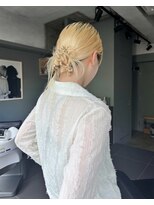 イシ(isi)&nbsp;タイトアレンジ