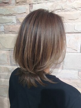 マイヘアイズグッド(My Hair is Good) ミディアムレイヤー/ショートヘア/ボブ/今泉/白髪ぼかし/白髪/