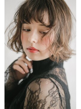 ブルー(Blue) 大人かわいい外はねボブ