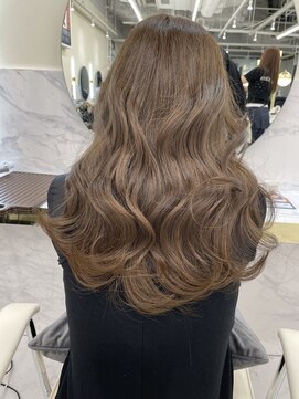 シェノン サントル(CHAINON CENTRE) デザインカラー/レイヤーカット/オリーブベージュ/ウェットヘア