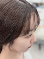 レヴィア(REVIA)&nbsp;顔まわりレイヤースタイルおくれ毛