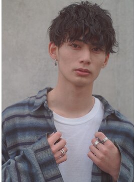 レジュアル(RESSUAL) 黒髪シークレットパーマ流行スーツ短髪ツーブロック束感モテる