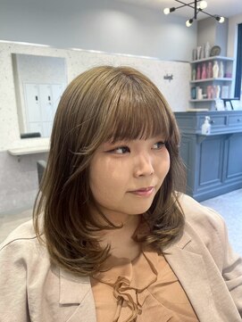 アデプト 綾瀬店(adept) 柔らかベージュ×ワンカールレイヤー