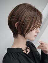 表参道白髪ぼかしウルフショートカットベージュアッシュ30代40代