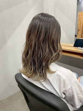 エヌ(N) オリーブベージュ　ハイライトカラー