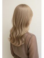 ミー 岡崎(mii)&nbsp;miiミルクティーベージュ[岡崎/稲熊/ブリーチ/デザインカラー]