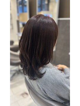 「艶ふわレイヤーで叶える上品ミディ」