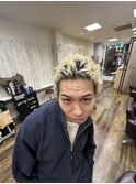 金髪×イージースパイキーパーマ