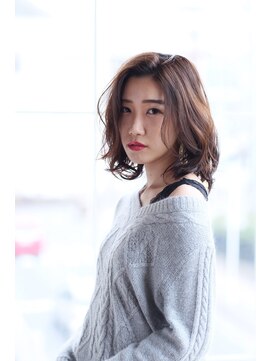 ヘアスペース リズム グリーン(Hair space Rizm green) 伸ばし中の方にオススメの抜け感ミディアム