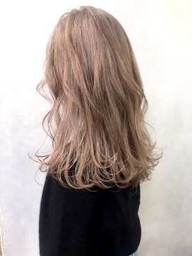 アイティー バイ アルバム 中野店(IT by ALBUM) ミルクティーベージュ_ローライトスリークボブ_ba284982