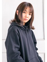 モカ ヘアーデザイン(moca HAIR DESIGN) アッシュ系カラーの外ハネミディアム