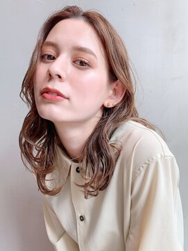 アイティーバイアルバム 下北沢店(IT by ALBUM) ブラウンミディ_アースカラーくびれヘアツートンカラー_48924