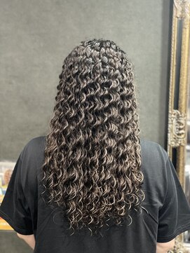 ワンオーエイト(One o Eight) スパイラルパーマ