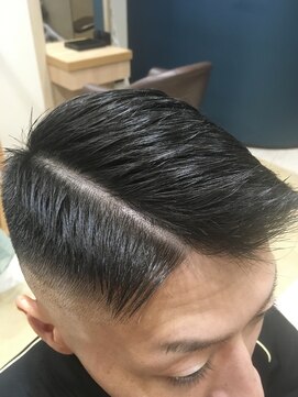 ヘアサロンアンドヘアメイクディー(hair salon hair make D) 仙台D ブラックスキンフェード刈り上げ七三スタイル