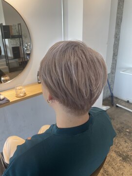 サイ(sai) white-color × マッシュショート