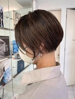 ヘッズ 市川(HEADS ex) ダブルカラーミルクティーベージュインナーカラーショートボブ