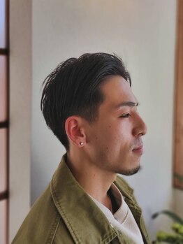 夕やけ理髪店の写真/【三条】木の香りがする一席のみの隠れ家バーバー。大人男性の心をくすぐる贅沢空間でリラックス。