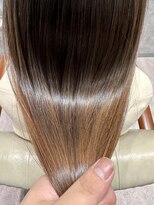 フォンド 津田沼(fond.)&nbsp;デザインカラー/レイヤーカット/ウェットヘア/オリーブベージュ