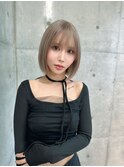 ブリーチハイトーンホワイトグレージュダブルカラーボブ/博多