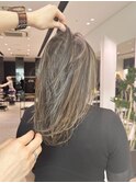 地毛残し大人ハイライト白髪ぼかし　レイヤーカット　