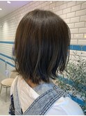 切りっぱなしボブの耳かけカーキグレージュカラー♪