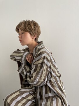 トレス(TRESS) ショートボブ スウィングショート ペールベージュ