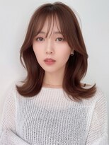 外ハネ　ミディアム　顔周りカット　　透明感カラー　１３