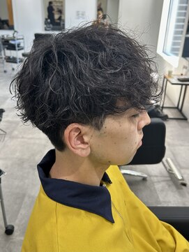 ヒュイル バイ ニアウ(Hwyl by Niau) シャドウパーマメンズカットパーママッシュ無造作パーマツイスト