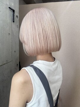 ムード(mood) ホワイトミルクティー/ブリーチ/ダブルカラー/ハイトーン/ボブ