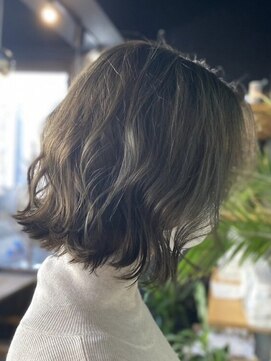 グレープバイン 辻堂(GRAPEVINES) アッシュベージュ切りっぱなしボブ