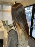 ロング　インナーカラー　ゴールドベージュ　ブリーチ