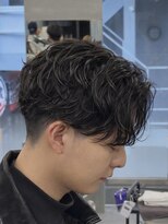 オーバル ジングウマエ(OVARL jingumae)&nbsp;波巻きシャドウパーマセンターパート