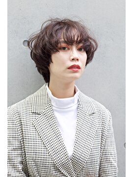 レンジシ オモテサンドウ(RENJISHI omotesando) 暖色系カラーの束感ショート ボブショート ウルフ