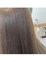 フニフニ(fni.fni)&nbsp;カット＋イルミナカラー＋極上AujuaTR＋marbb付き