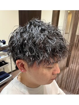 エイト 半田(EIGHT) [eight]ツイストスパイラルパーマ、メンズマッシュ