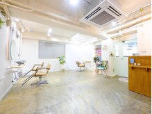 スーハ 恵比寿(SUUHA)の雰囲気（メンズレディース誰でも通い易いパステル基調北欧テイストな店内）