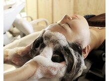 ★ amelie のヘッドスパ★ じっくり心地よいマッサージが魅力＊ ［美髪／予防美容］ ハリ、立ち上がりUP♪