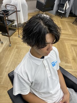 アレス バイ シカ 神戸三宮元町店(ALLES by Cica) スーツ短髪ツーブロック束感黒髪シークレットパーマ流行