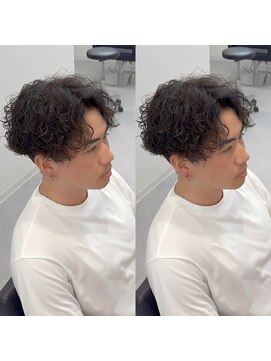 ブライト(BRIGHT) センターパートツイストスパイラルパーマ